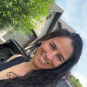 Meet your Posher, Elyse